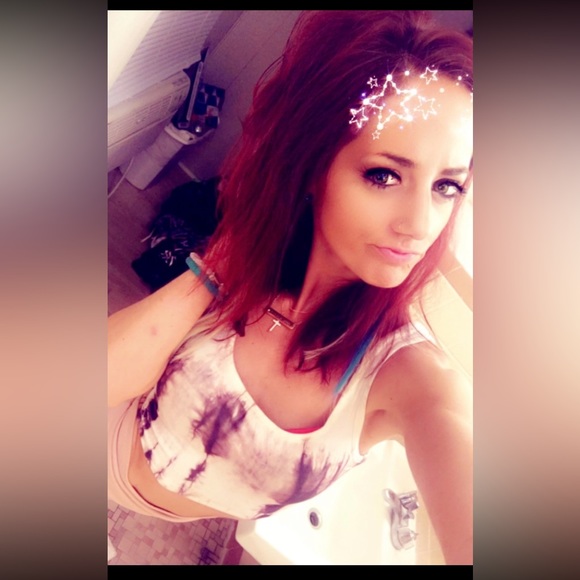 🚀MEET YOUR POSHER, KELLIE⚡️ - Picture 15 of 16